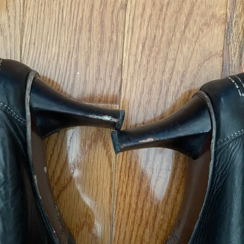 Goffredo Fantini Leather Pumps Black Contrast Stitch Brass Hardware EU 39 US 9